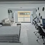 Estudio Al Mar En El Casco Vello De Vigo